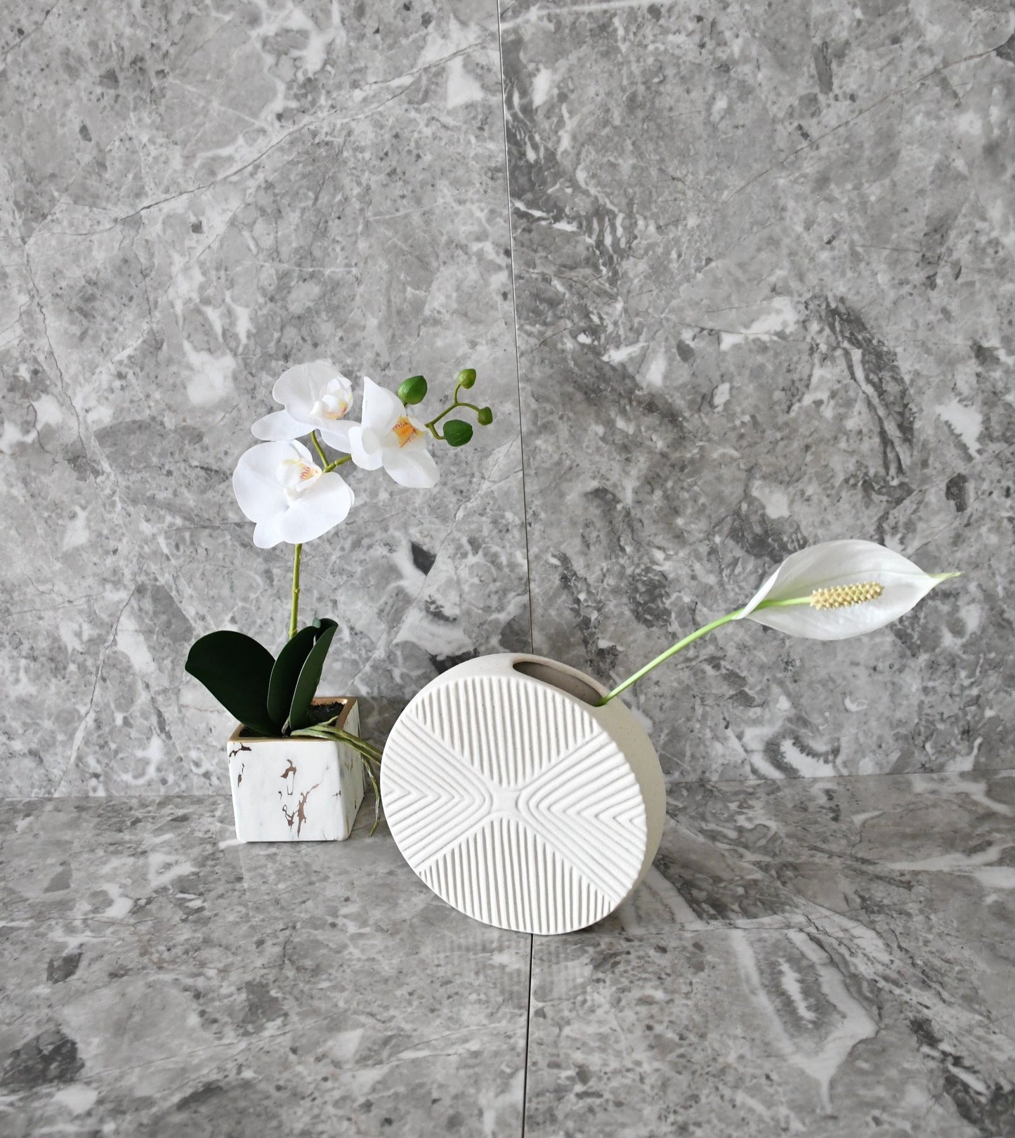 Listras Round Vase